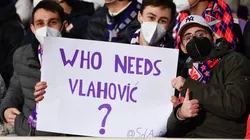 Torcida da Fiorentina desdenha de saída do artilheiro Vlahovic; brasileiro chegou ao clube herdando camisa 9 do artilheiro