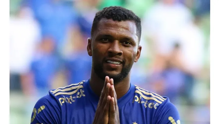 Foto: (Fernando Moreno/AGIF) - A saída de Thiago do Cruzeiro deve aumentar a 'pressa' da diretoria celeste na busca por um novo centroavante