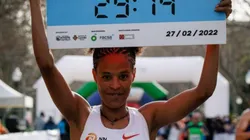 Foto: Divulgação fanabc.com - Yalemzerf Yehualaw quebrou seu próprio recorde na corrida daos 10 km