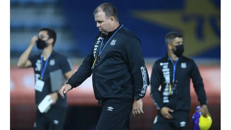AGIF. Marcelo Fernandes se despede do comando técnico do Santos, deixando a equipe fora da classificação no Paulista.