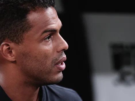 Lázaro passa comando do Timão para Vítor Pereira e comenta bom desempenho do elenco