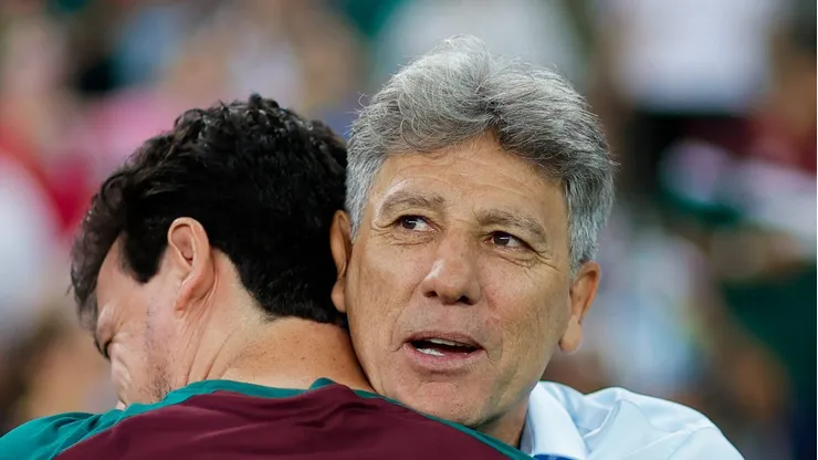 Renato Gaúcho durante jogo contra o Fluminense. Técnico gremista recebe dois reforços.