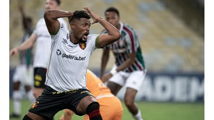 Jorge Rodrigues/AGIF - Sabino só fez duas partidas como titular esse ano