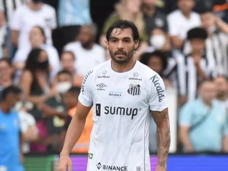 "Treinador quer"; Bustos se posiciona sobre Ricardo Goulart no Santos