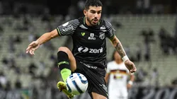 Foto: Kely Pereira/AGIF - Richarson revela como prefere atuar no meio-campo