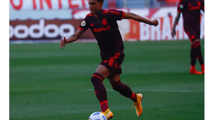 Foto: Maxi Franzoi/AGIF | PV deverá ser mantido como titular no Gre-Nal 435