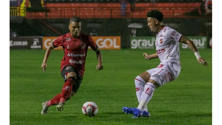 Foto: Volmer Perez/AGIF - Willian Formiga promete ter tirado lições após primeiro jogo contra o CRAC