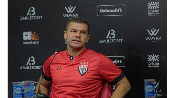 Bruno Corsino/ Atlético-GO - Umberto Louzer, técnico do Atlético-GO