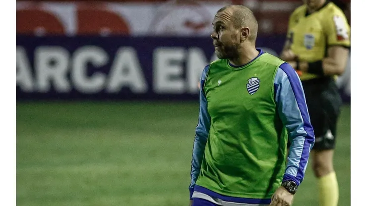 Foto: Paulo Paiva/AGIF - Mozart Santos fica na bronca após atuação do CSA em empate