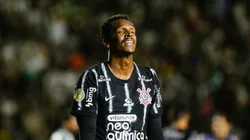 Luiz Erbes/AGIF - Jô volta aos treinos do Corinthians