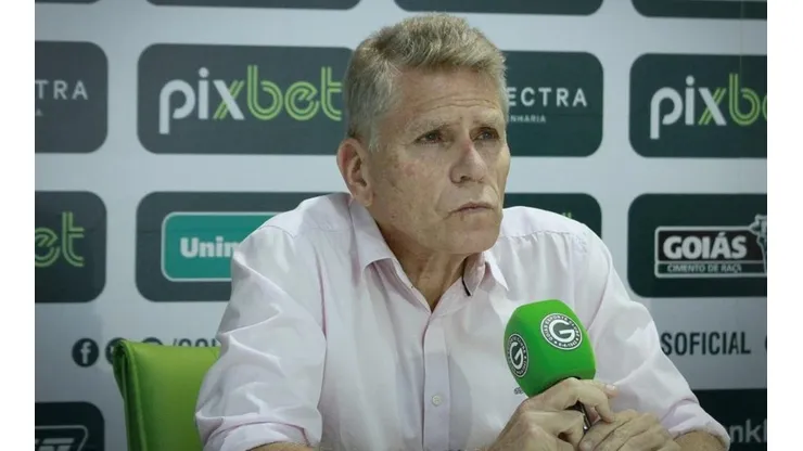 Foto: (Rosiron Rodrigues/Goiás E.C.) - Paulo Autuori foi oficialmente apresentado como novo coordenador técnico do Goiás nesta quinta (24)