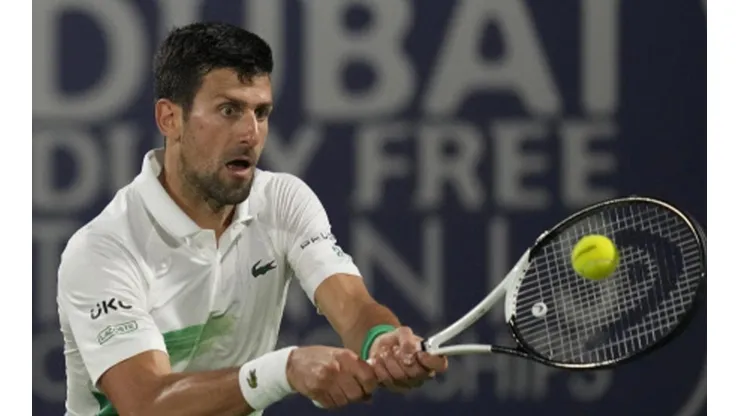 Djokovic caiu nas quartas de final do ATP 500 de Dubai, perdendo a liderança do ranking