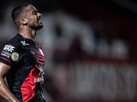 Dellatorre e mais dois ficam de fora do time titular de Umberto Louzer em estreia do treinador no Atlético-GO