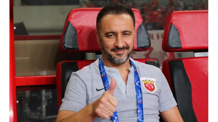 (Photo by Visual China Group via Getty Images/Visual China Group via Getty Images) - Vítor Pereira tem histórico com o jogador.