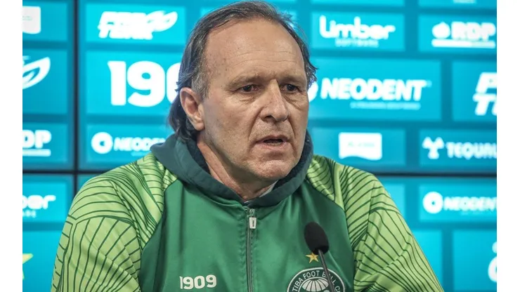 Foto: Coritiba/Divulgação - Osíris Klamas: VP abriu o jogo sobre procura por reforços do Coxa no mercado