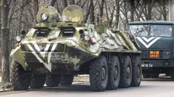 Foto: Aytac Unal/Anadolu Agency via Getty Images | Uma visão de veículos militares após a operação militar da Rússia em 24 de fevereiro de 2022, em Kramatorsk, Ucrânia