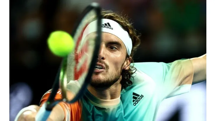 Foto: Getty Images - Stefanos Tsitsipas em ação contra Taylor Fritz.