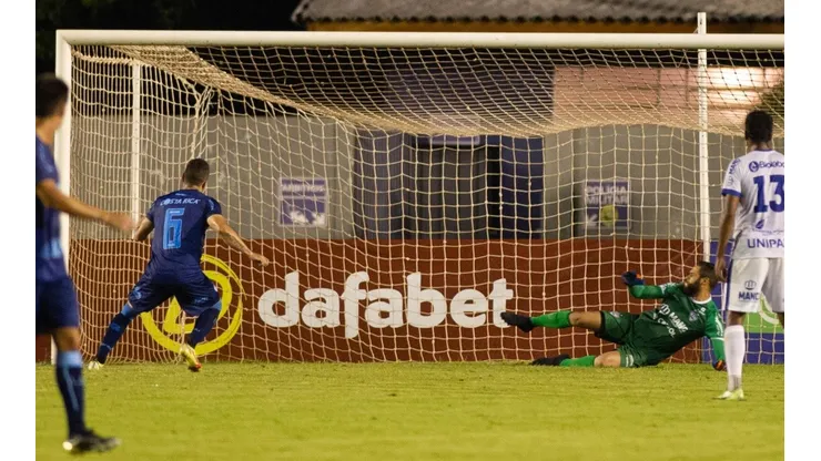 Foto: Marcos Zanutto/AGIF - Eltinho é um dos que serão poupados por Vinícius Eutrópio no estadual
