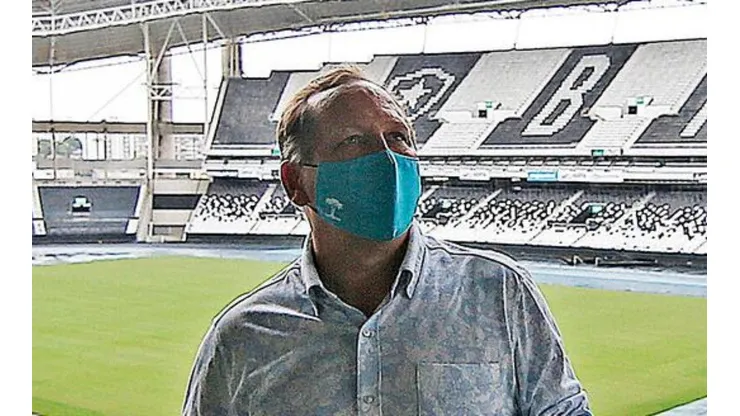 - O executivo se reuniu com o empresário do jogador na última terça-feira (22)