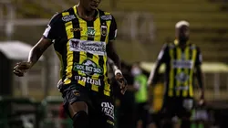 Davison é um dos destaques do Volta Redonda (Foto: André Moreira/VRFC)