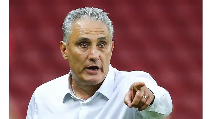Foto: Pedro H. Tesch/AGIF - Tite ainda analisa as melhores opções ao Brasil.