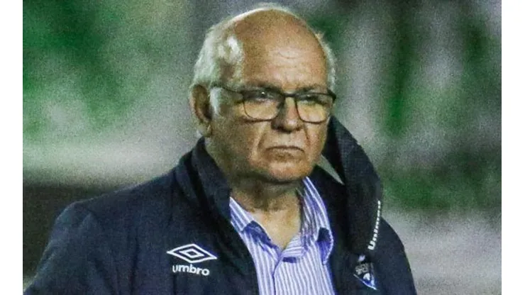Foto: Fernando Alves/AGIF - Romildo recebe proposta por defensor de 21 anos