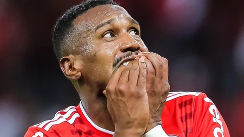 - O jogador vem recebendo sondagens de outras equipes desde o início do ano