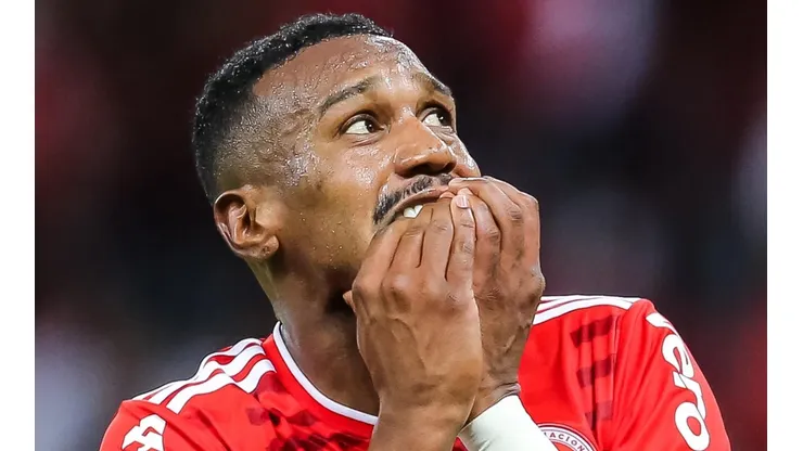 - O jogador vem recebendo sondagens de outras equipes desde o início do ano