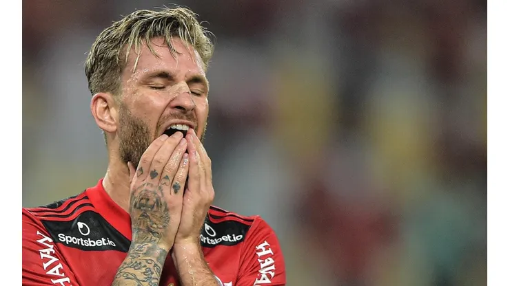 Foto: Thiago Ribeiro/AGIF - Léo Pereira pode acabar deixando o Flamengo.