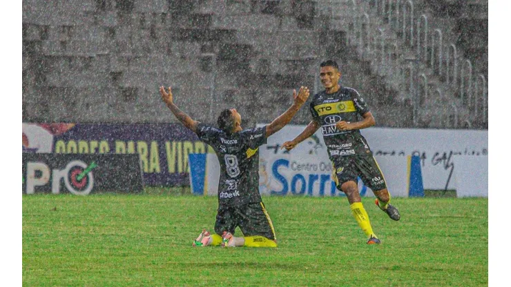 Marcelo Gama comemorando gol marcado pelo FC Cascavel (Foto: FC Cascavel)