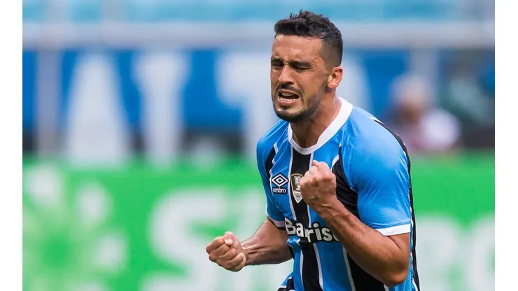 Foto: Jeferson Guareze/AGIF - Edílson está livre no mercado após saída do Avaí e boato de volta ao Grêmio voltou à tona