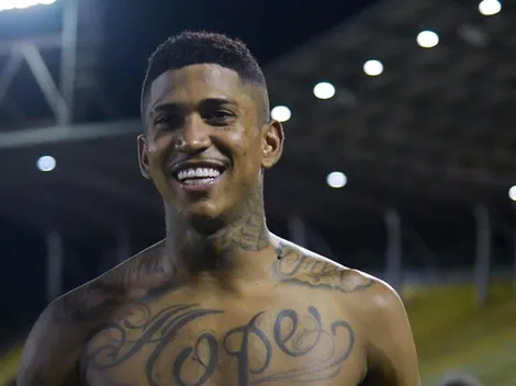 Raniel faz promessa à torcida do Vasco após festa nas arquibancadas