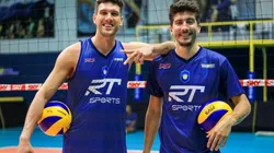 Foto: FIVB - Facundo e Uriarte unidos em quadra