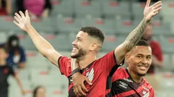 Robson Mafra/AGIF - Camisa 9 tem noite dos sonhos na Arena da Baixada