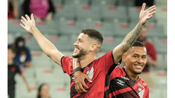 Robson Mafra/AGIF - Camisa 9 tem noite dos sonhos na Arena da Baixada