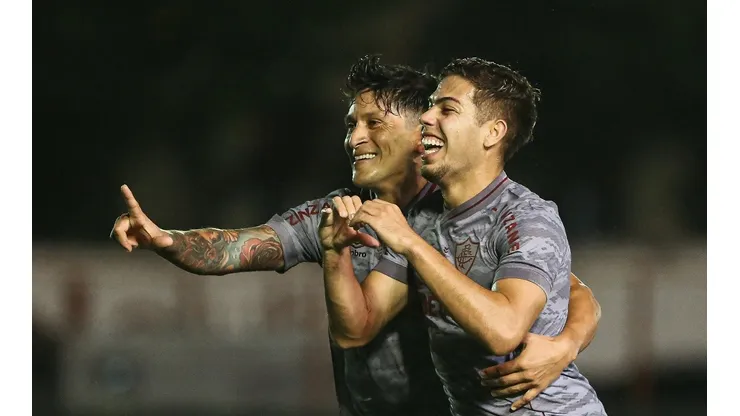Nonato comemora o primeiro gol do Fluminense na vitória por 3 a 0 sobre o Volta Redonda; time se prepara, agora, para duelo na fase preliminar da Copa Libertadores