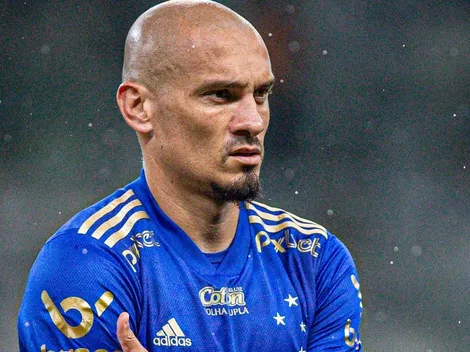 Pezzolano se manifesta sobre situação de Maicon e atualiza status de negociação do zagueiro