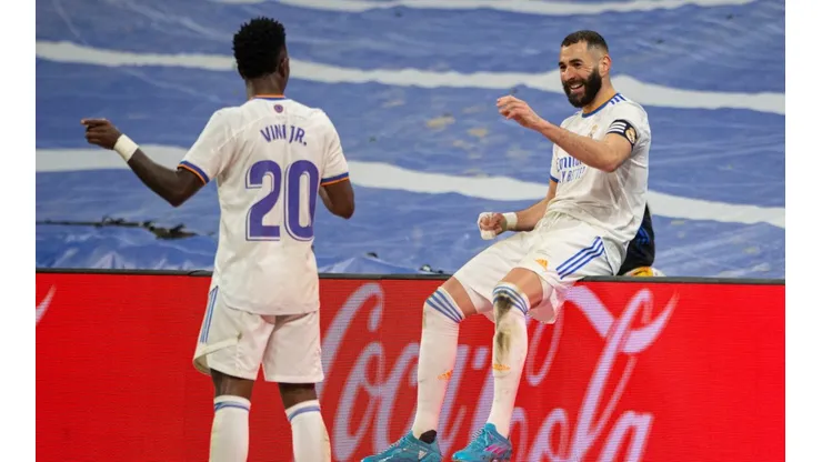 Benzema e Vini Jr comemoram gol; dupla foi letal em mais uma vitória do Real Madrid