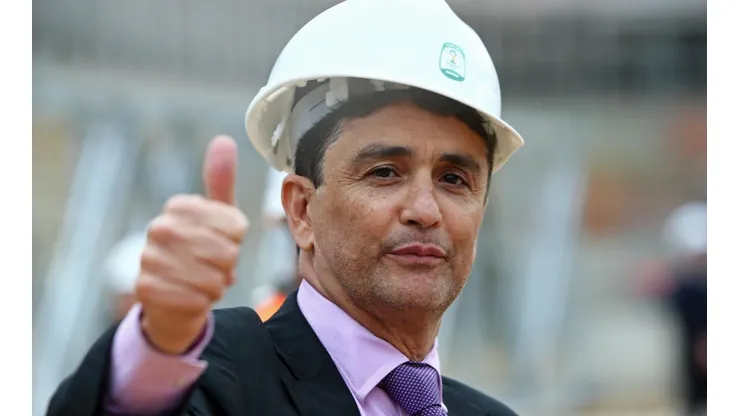Heuler Andrey/AGIF - Bebeto durante obras da Copa do Mundo de 2014