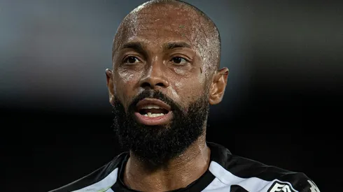 - O meia ainda ressaltou que está a disposição para disputar o clássico