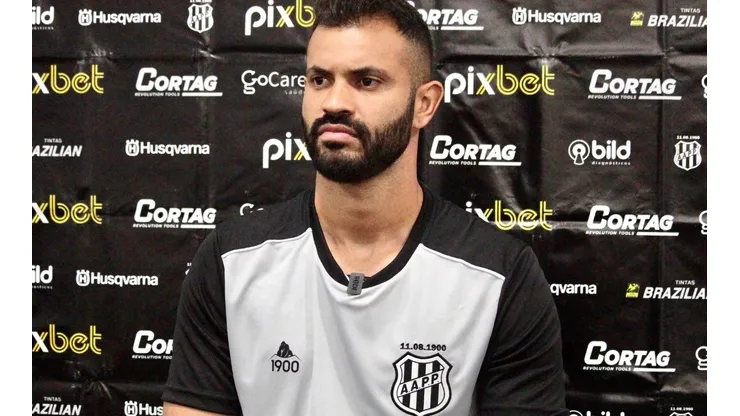 Foto: (Flickr Oficial Ponte Preta/Diego Almeida/PontePress) - Ygor Vinhas concedeu entrevista coletiva na Ponte Preta na véspera do dérbi campineiro