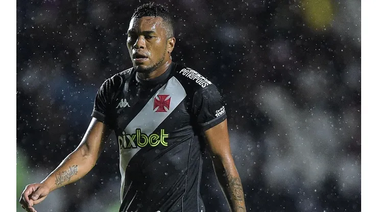 Foto: Thiago Ribeiro/AGIF - Cangá: elogiado pelo comandante vascaíno
