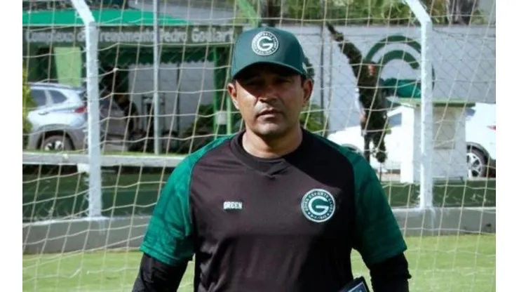 Foto: (Site Oficial Goiás/Rosiron Rodrigues/Goiás EC) - Glauber Ramos concedeu entrevista coletiva pós-jogo no Goiás nesta quinta (17)