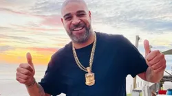 Reprodução/Instagram oficial do Adriano Imperador - Adriano posa para suas redes sociais.