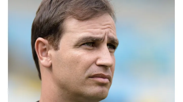 Thiago Ribeiro/AGIF/ Náutico age nos bastidores para ter Felipe Conceição no banco de reserva nos próximos jogos
