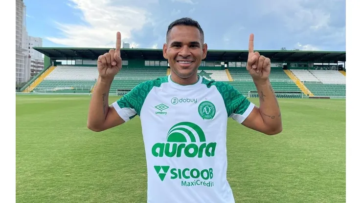 Foto: Divulgação/ACF - Éderson é o mais novo reforço da Chapecoense