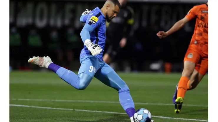 Foto: Divulgação/Portimonense | Samuel Portugal é goleiro estrangeiro com mais defesas na primeira divisão de Portugal