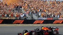 Foto: F1 - Eleito piloto mais popular entre o público da F1 em 2021, Max Verstappen pilota RBR no Circuito de Zandvoort no GP da Holanda.