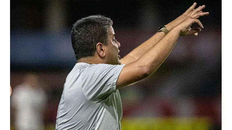 Celio Junior/AGIF - Marcelo comandando o time contra o CSA