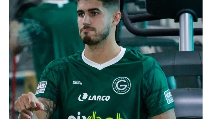 Pedro Raul pode estar em campo pelo Goiás nesta quinta-feira (17)